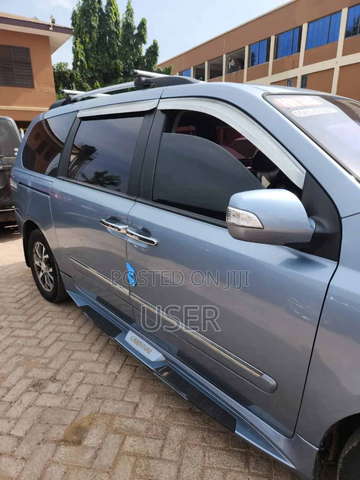 Kia Carnival 2013 Blue
