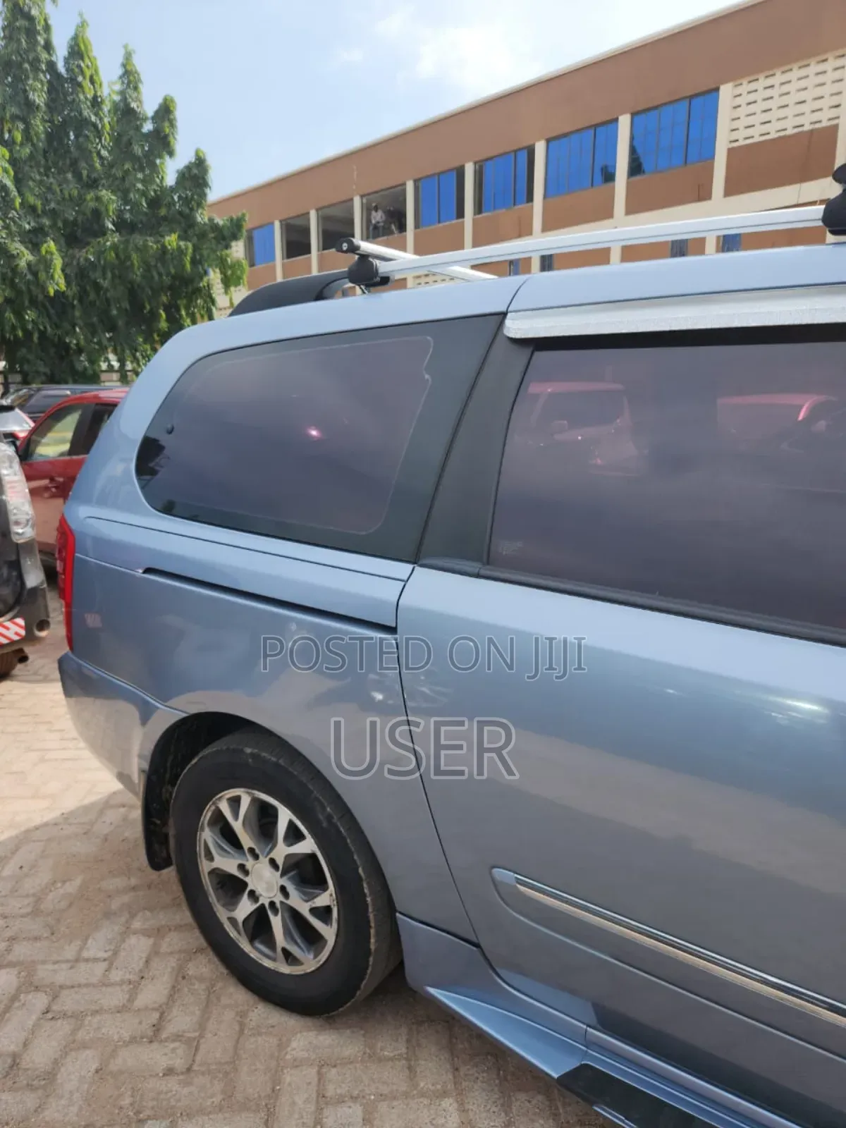 Kia Carnival 2013 Blue