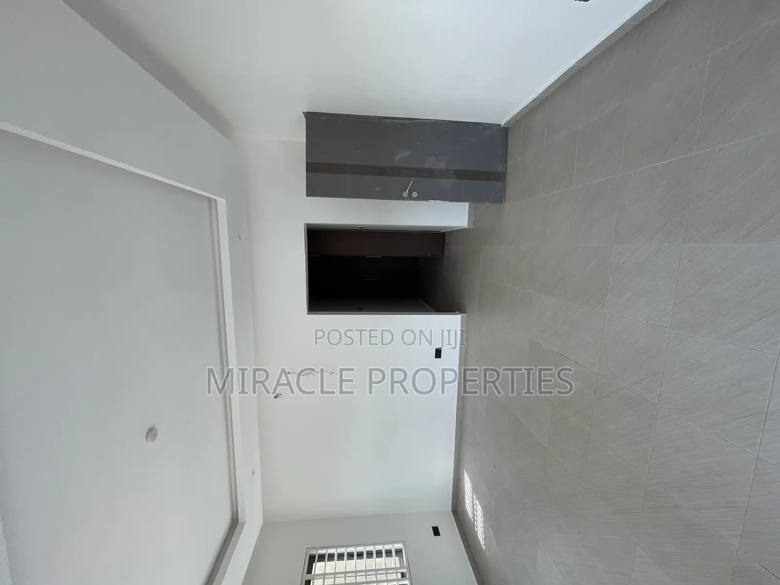 3bdrm Apartment in Miracle Properties, Commandos for sale