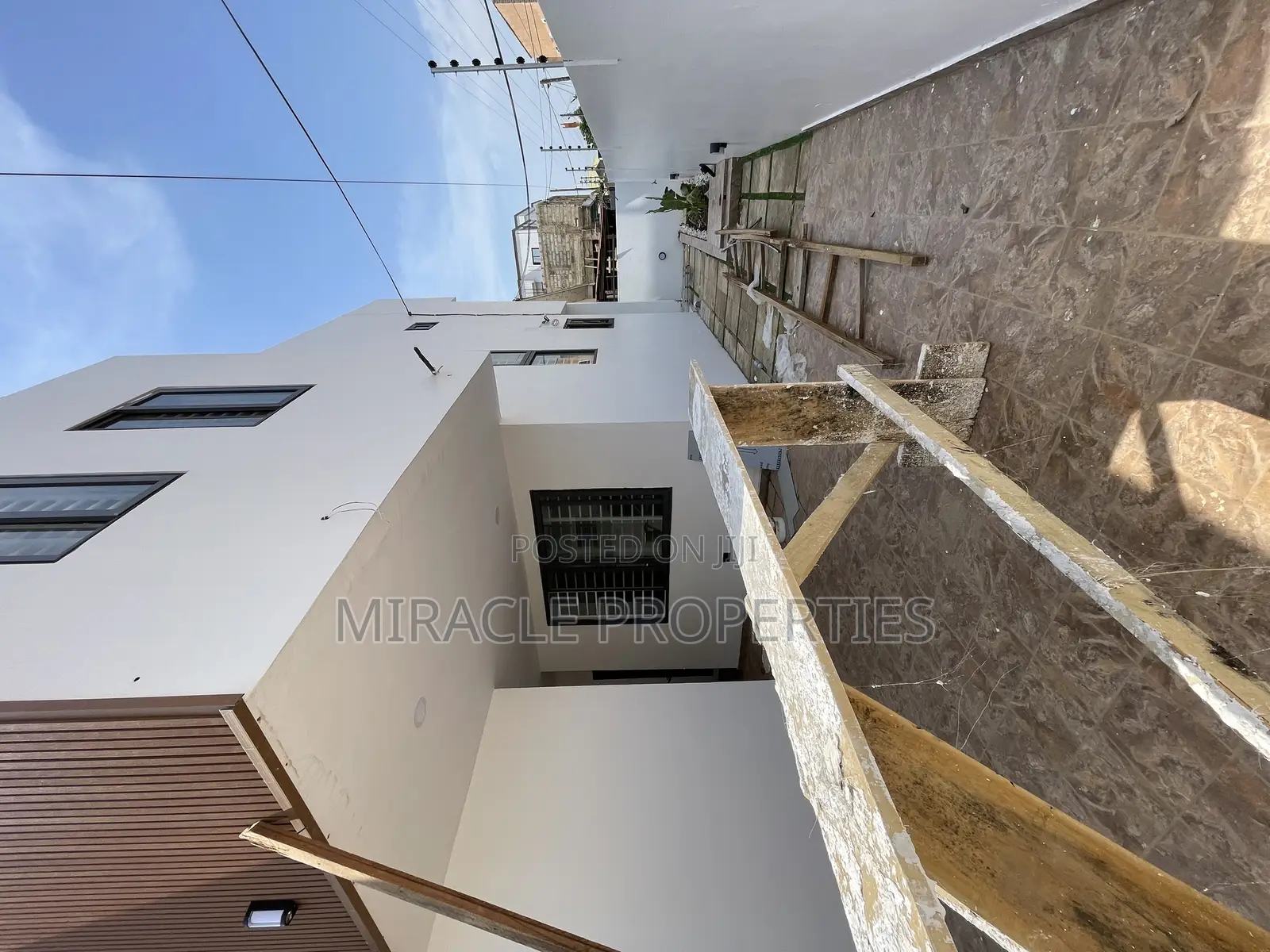 3bdrm Apartment in Miracle Properties, Commandos for sale