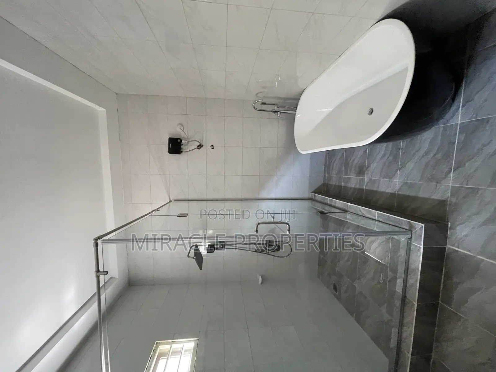 3bdrm Apartment in Miracle Properties, Commandos for sale
