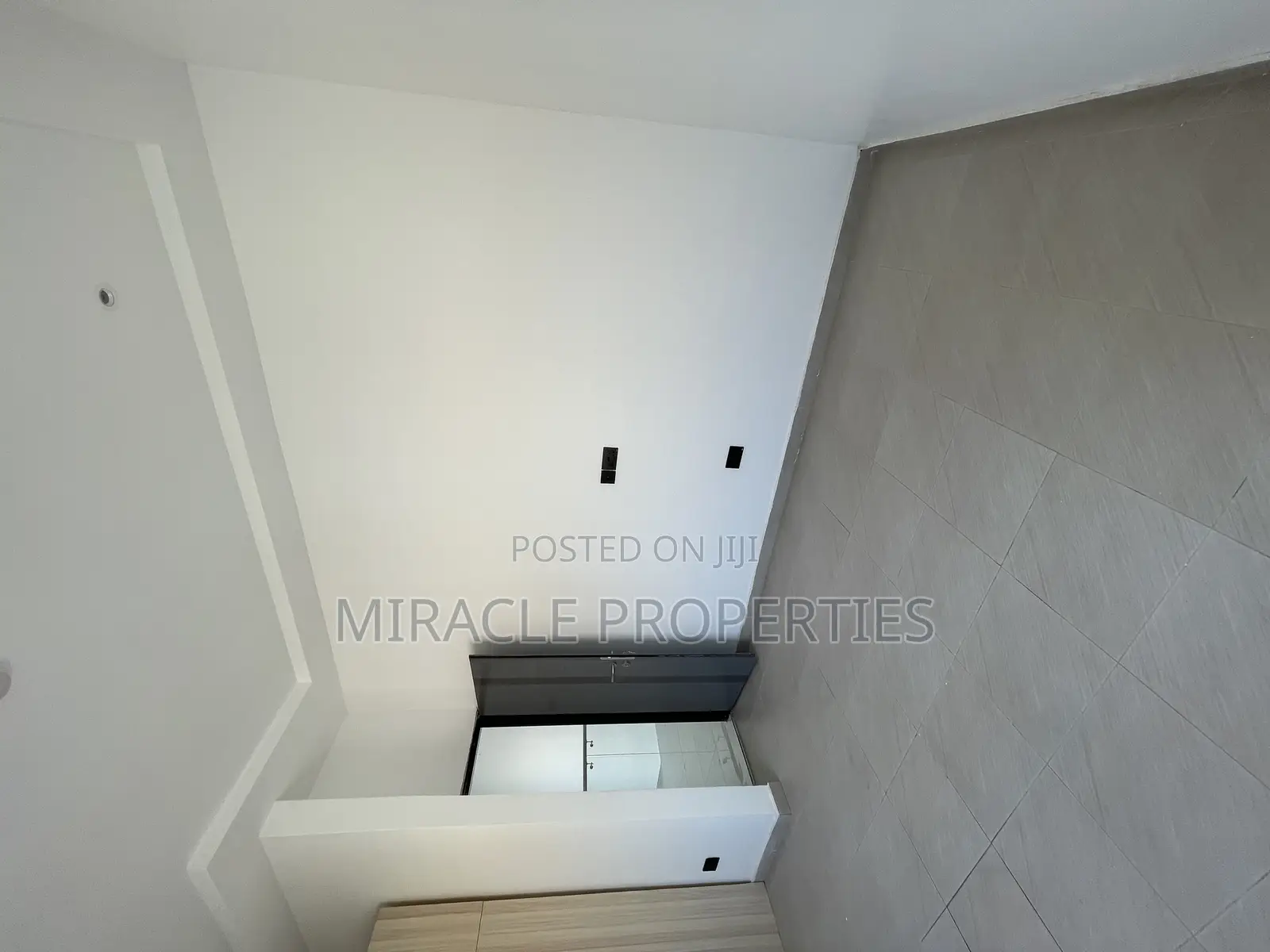 3bdrm Apartment in Miracle Properties, Commandos for sale