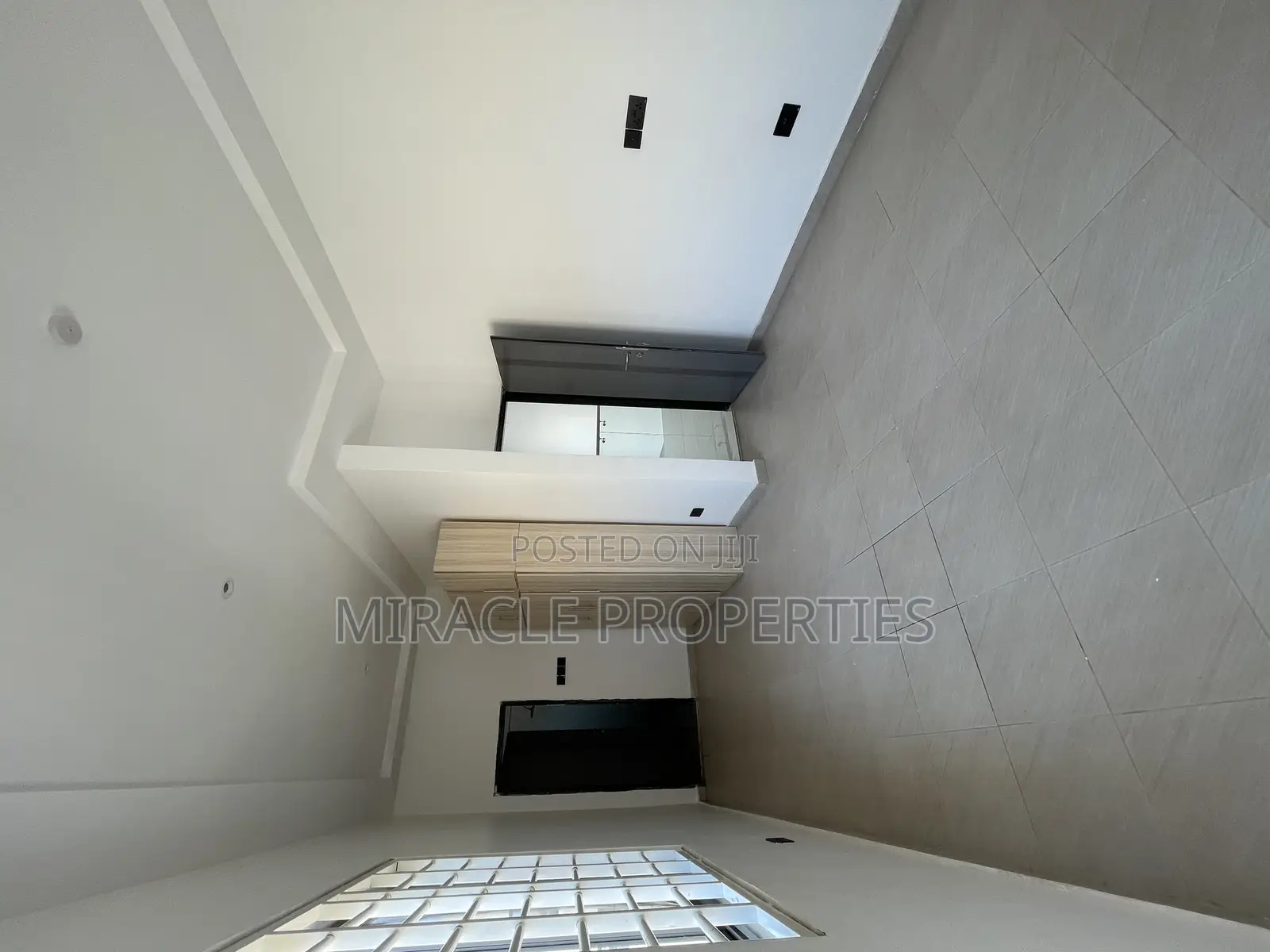 3bdrm Apartment in Miracle Properties, Commandos for sale
