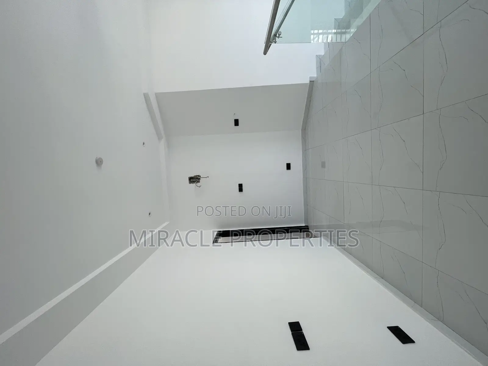3bdrm Apartment in Miracle Properties, Commandos for sale