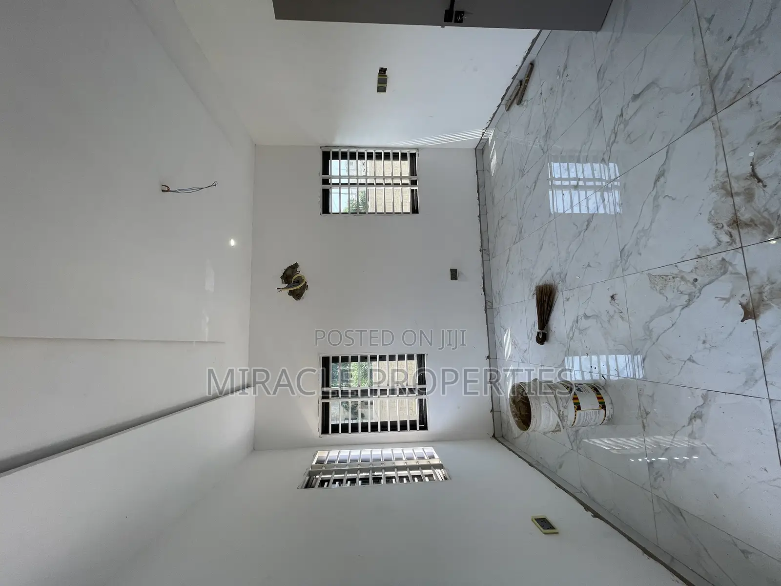 3bdrm Apartment in Miracle Properties, Commandos for sale