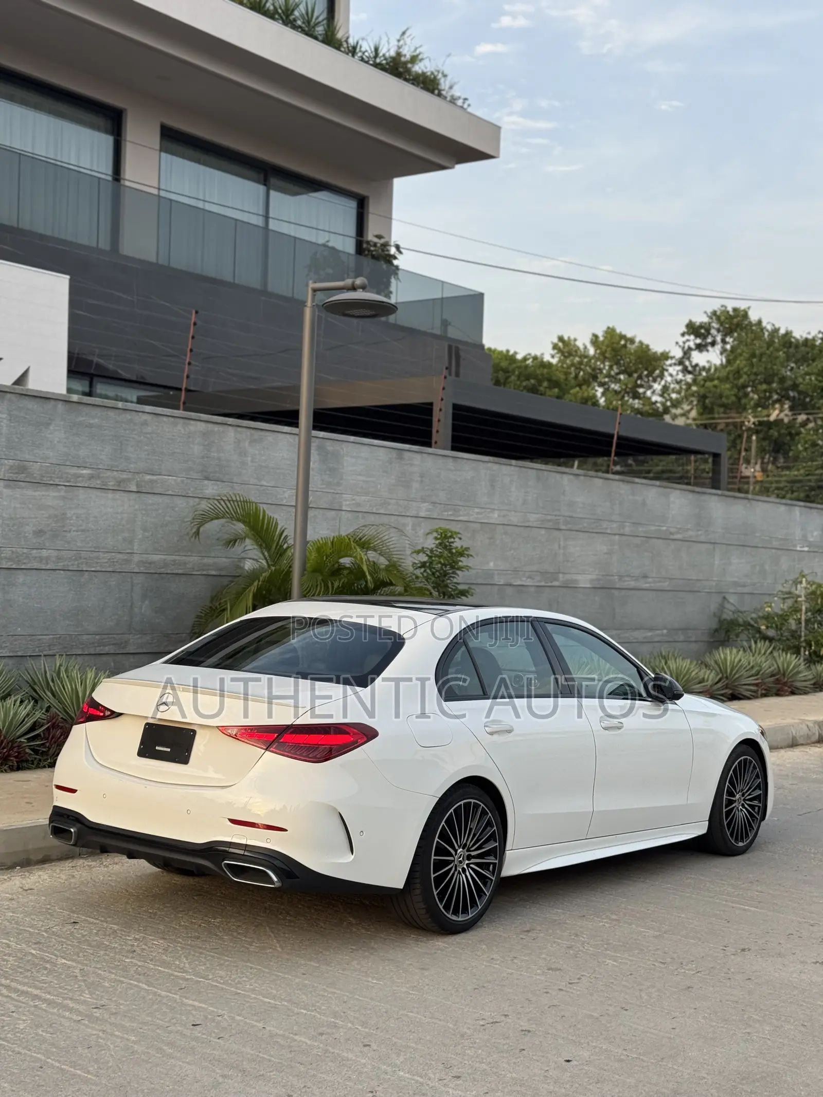 Mercedes-Benz C300 2023 White