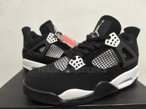 Air Jordan 4 Retro White Thunder Sneakers
