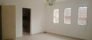 4bdrm Duplex in Cfc Estate for rent