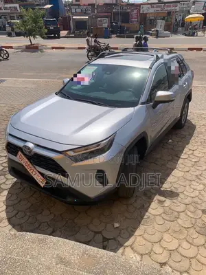 Toyota RAV4 2022 Silver
