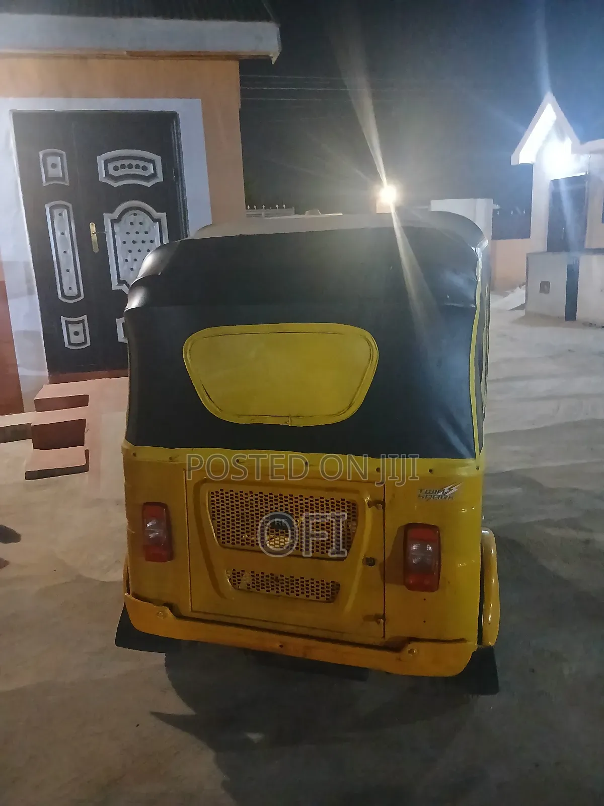 Bajaj RE 2021 Yellow