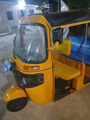 Bajaj RE 2021 Yellow