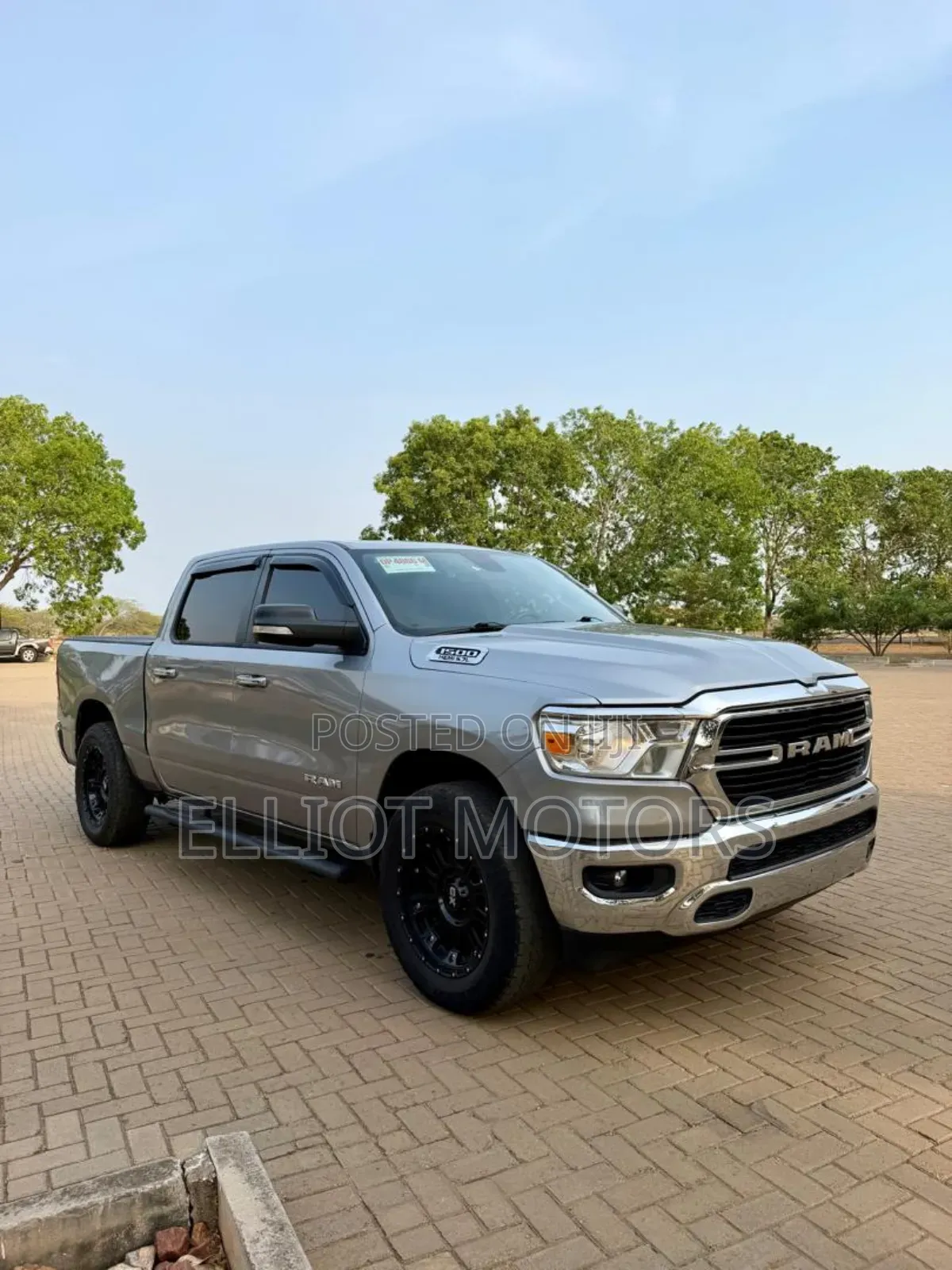 Dodge RAM 1500 5.7 Petrol RWD 2019 Silver
