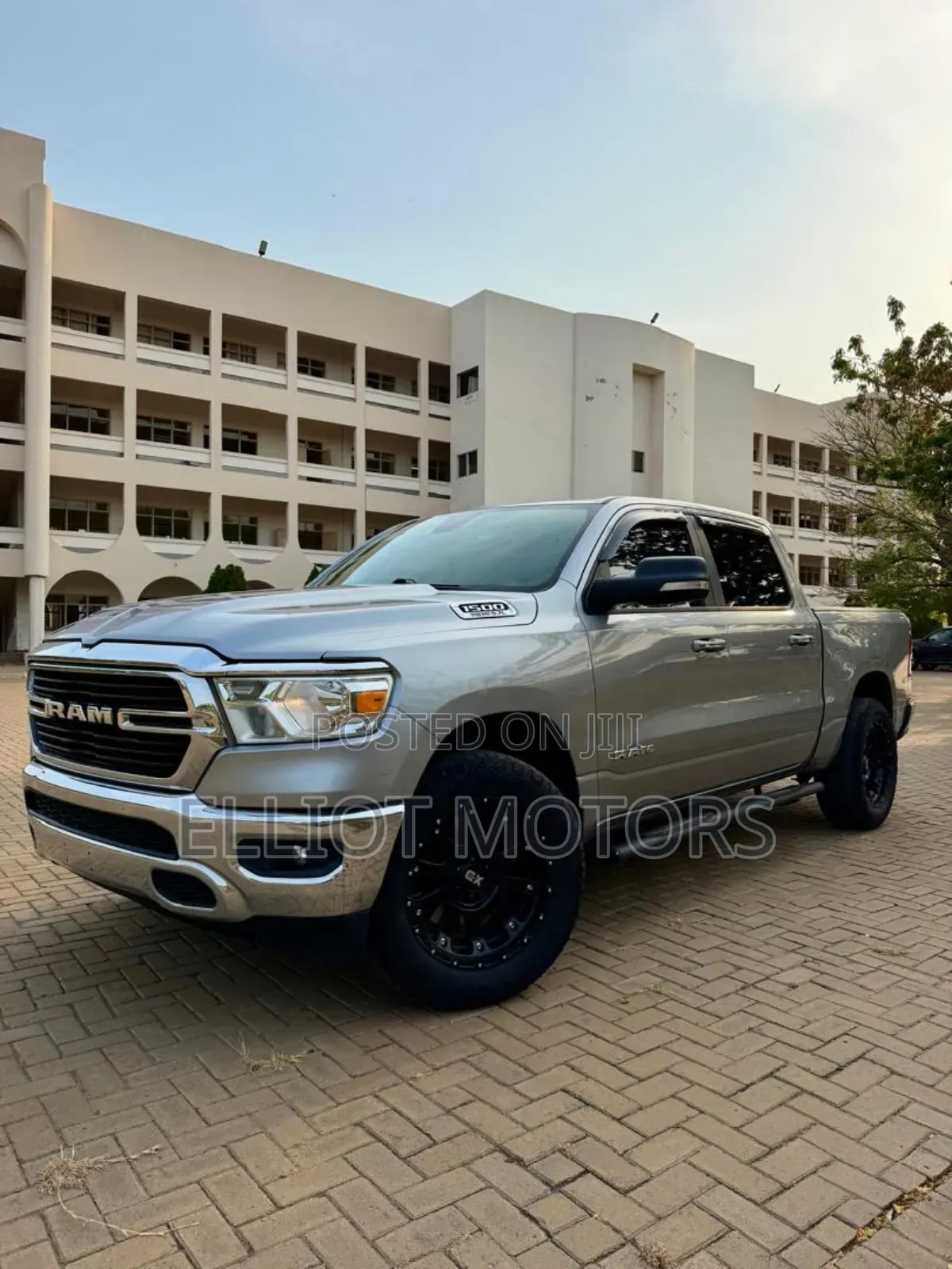 Dodge RAM 1500 5.7 Petrol RWD 2019 Silver