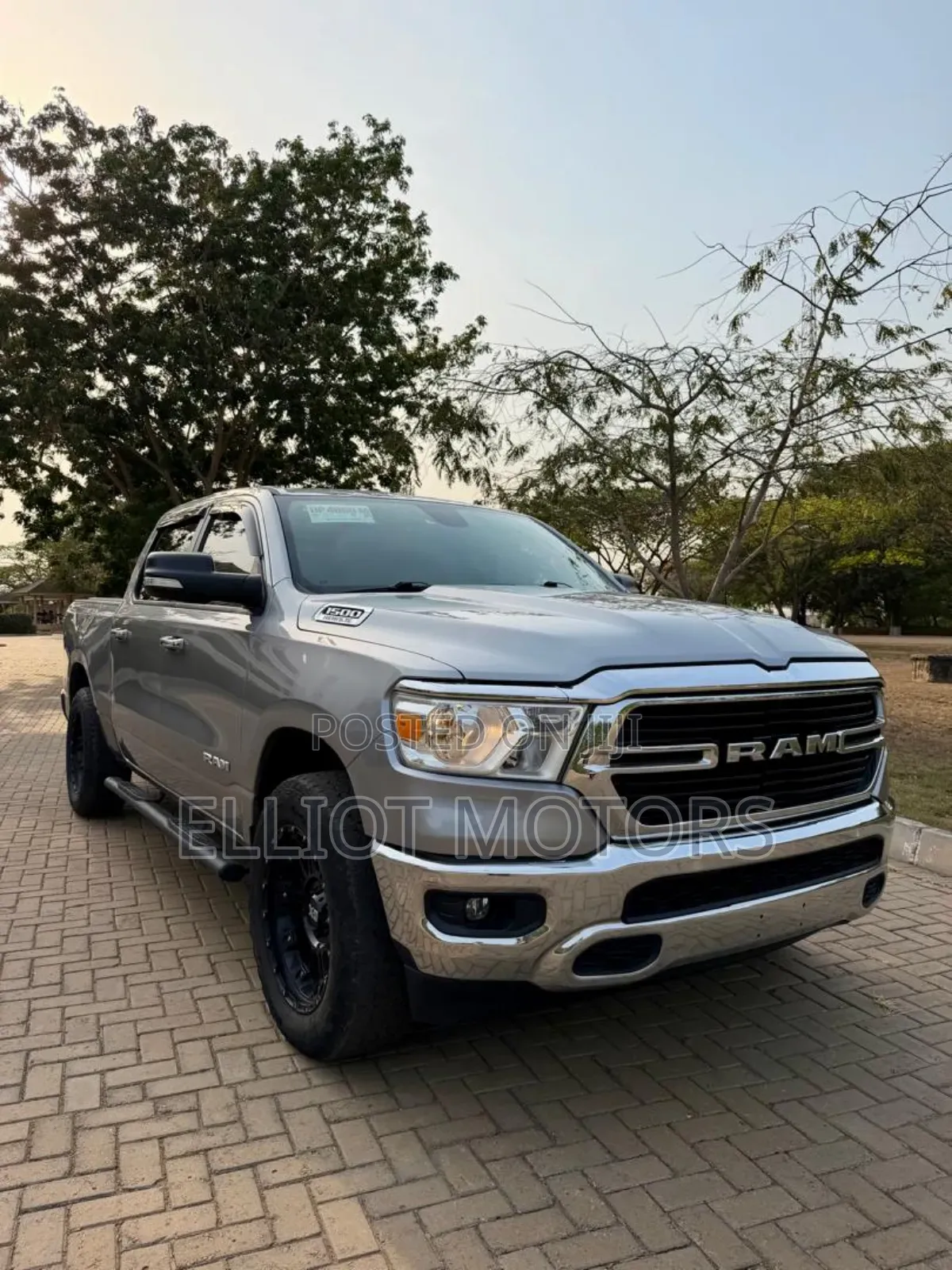 Dodge RAM 1500 5.7 Petrol RWD 2019 Silver