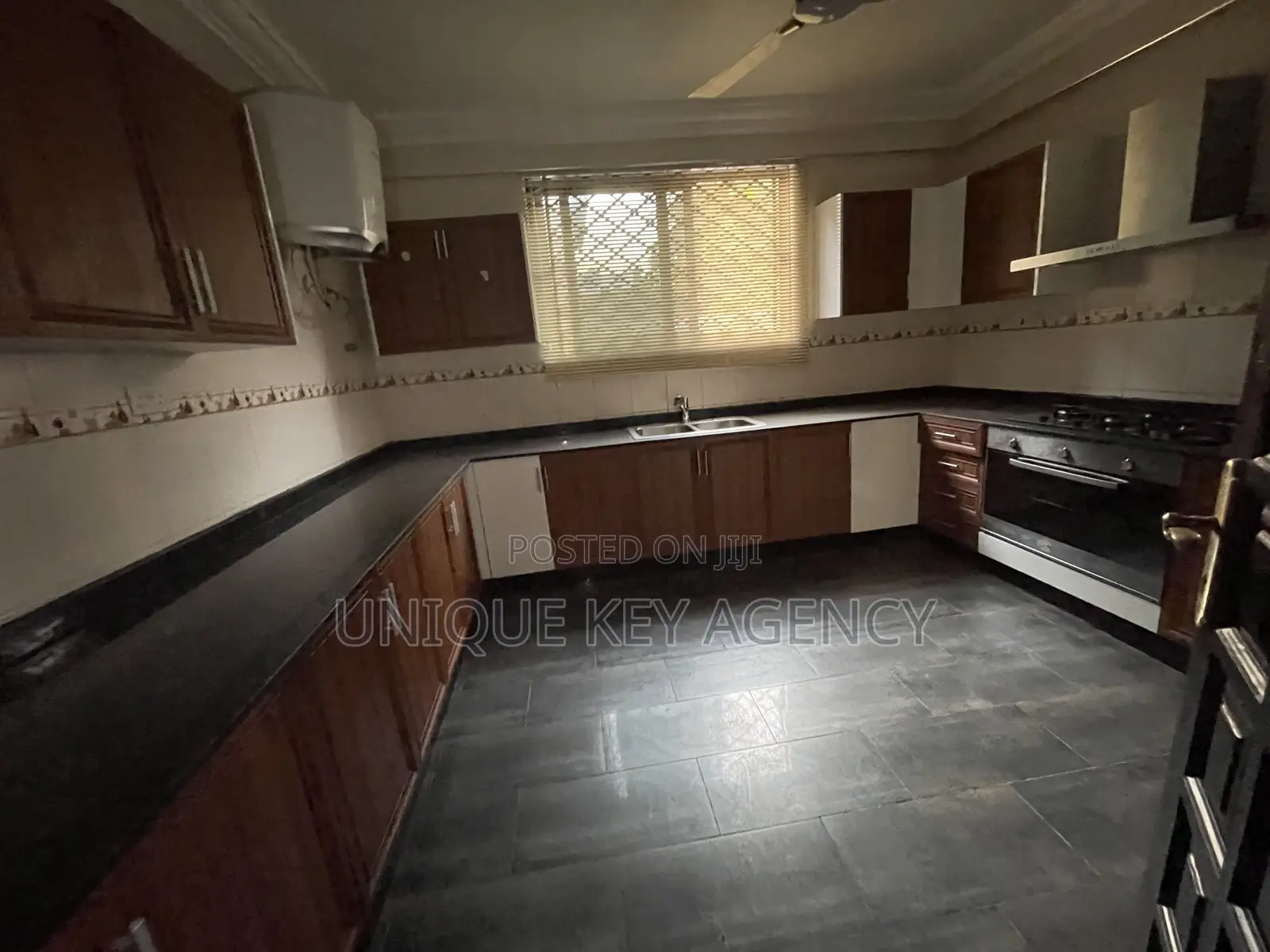 4bdrm House in Unique Key Agency, Airport Residential Area for rent