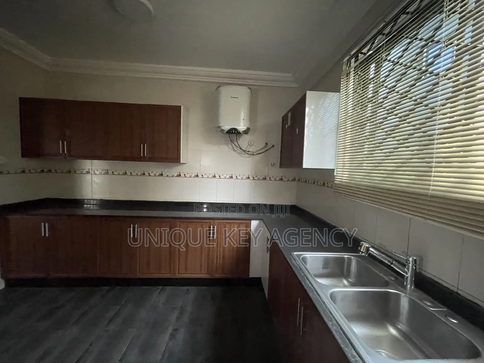 4bdrm House in Unique Key Agency, Airport Residential Area for rent