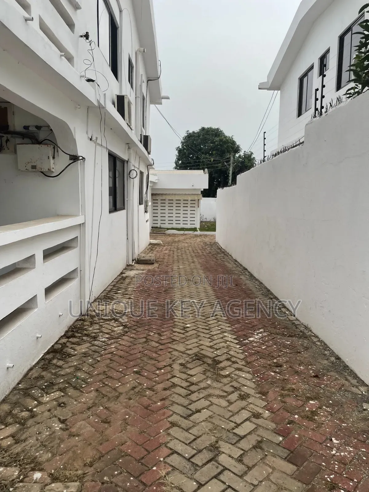 6bdrm House in Unique Key Agency, Tema Metropolitan for rent