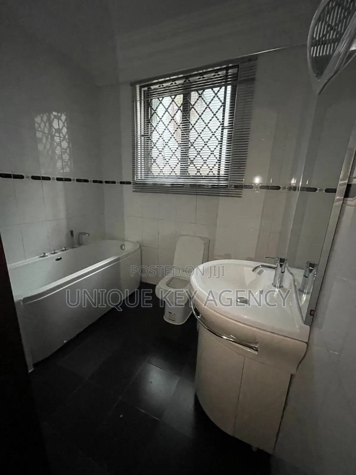4bdrm House in Unique Key Agency, Airport Residential Area for rent