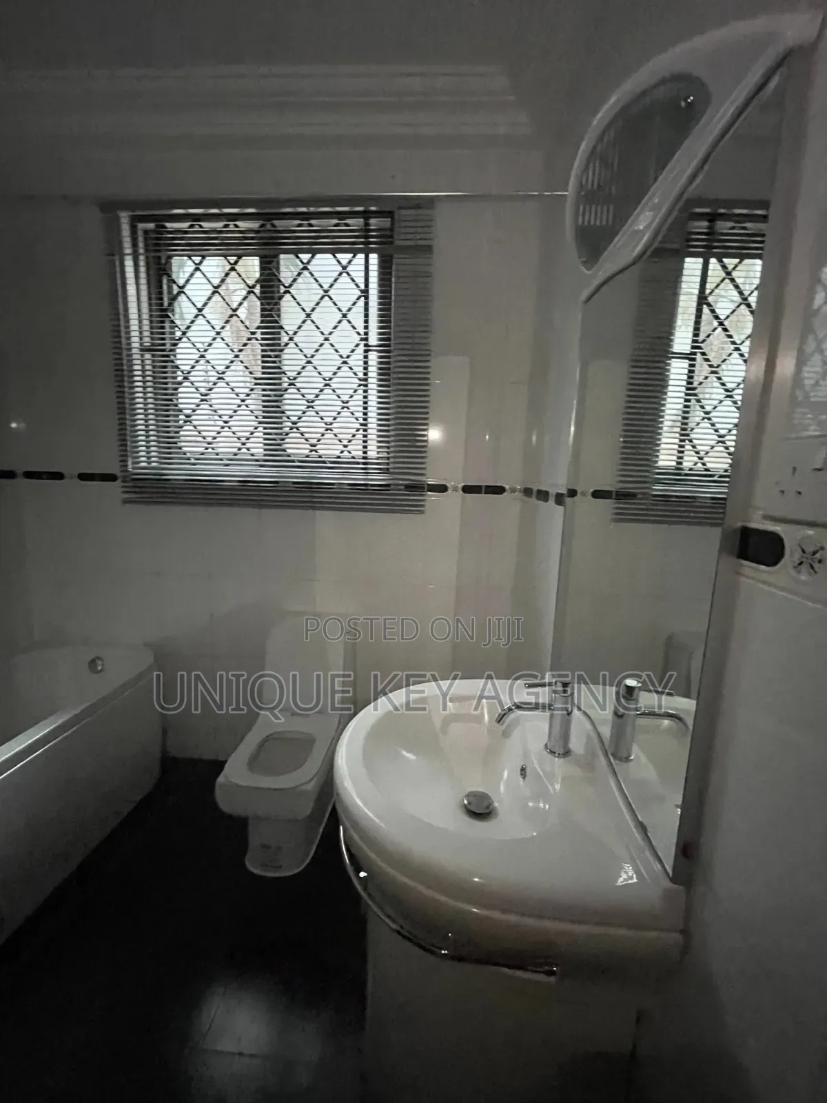4bdrm House in Unique Key Agency, Airport Residential Area for rent