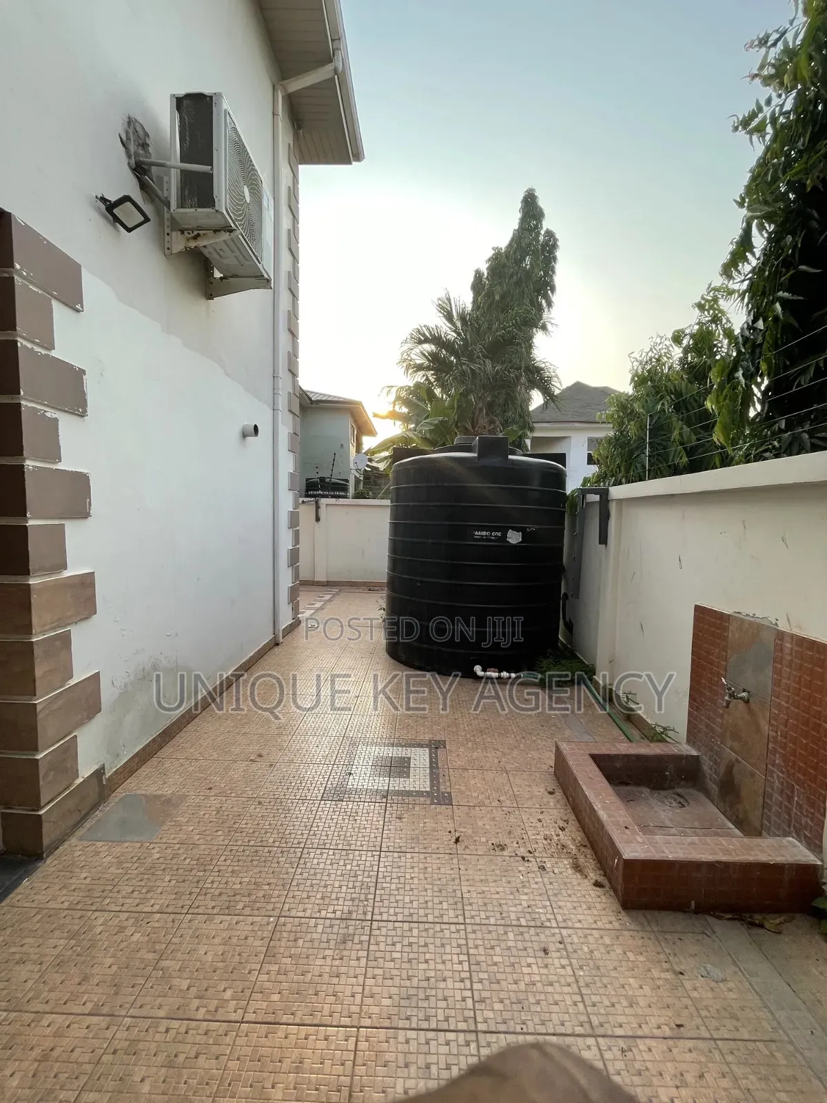 4bdrm House in Unique Key Agency, Airport Residential Area for rent