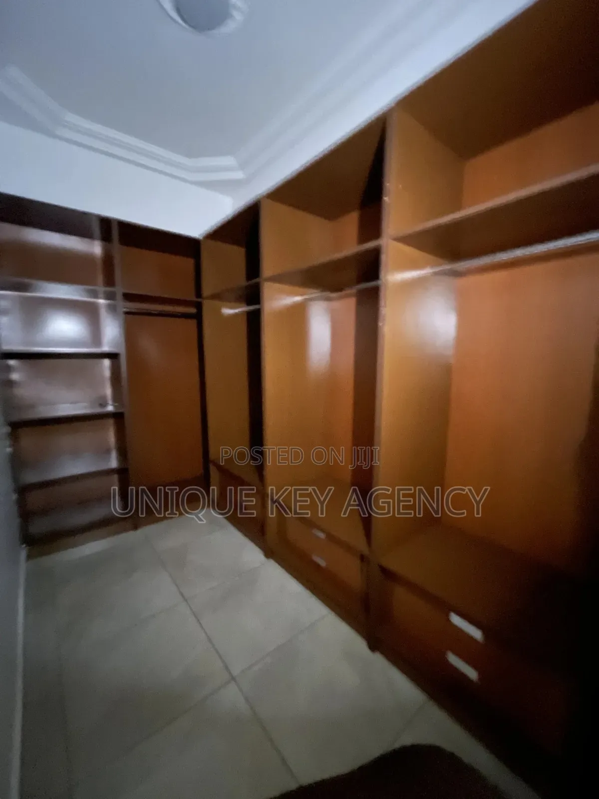 4bdrm House in Unique Key Agency, Airport Residential Area for rent