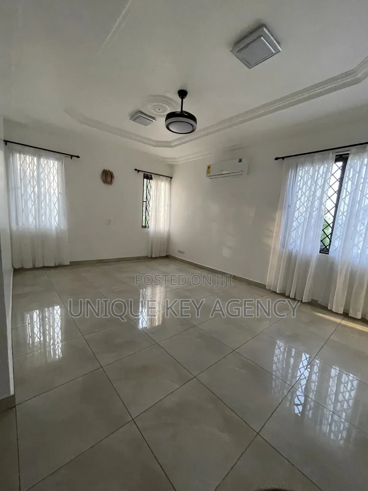 4bdrm House in Unique Key Agency, Airport Residential Area for rent