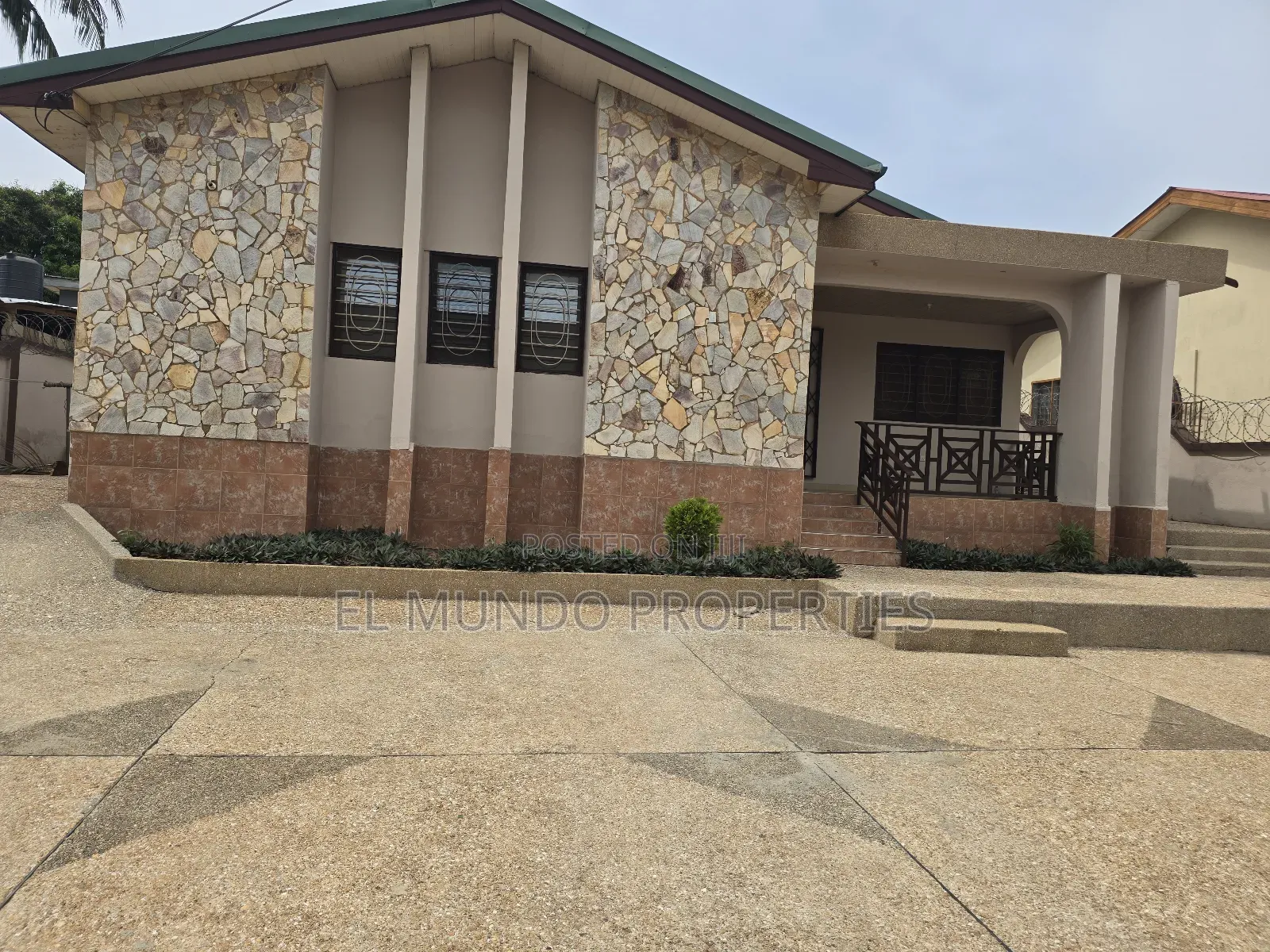 4bdrm House in Nyankyerenyease, Kumasi Metropolitan for rent