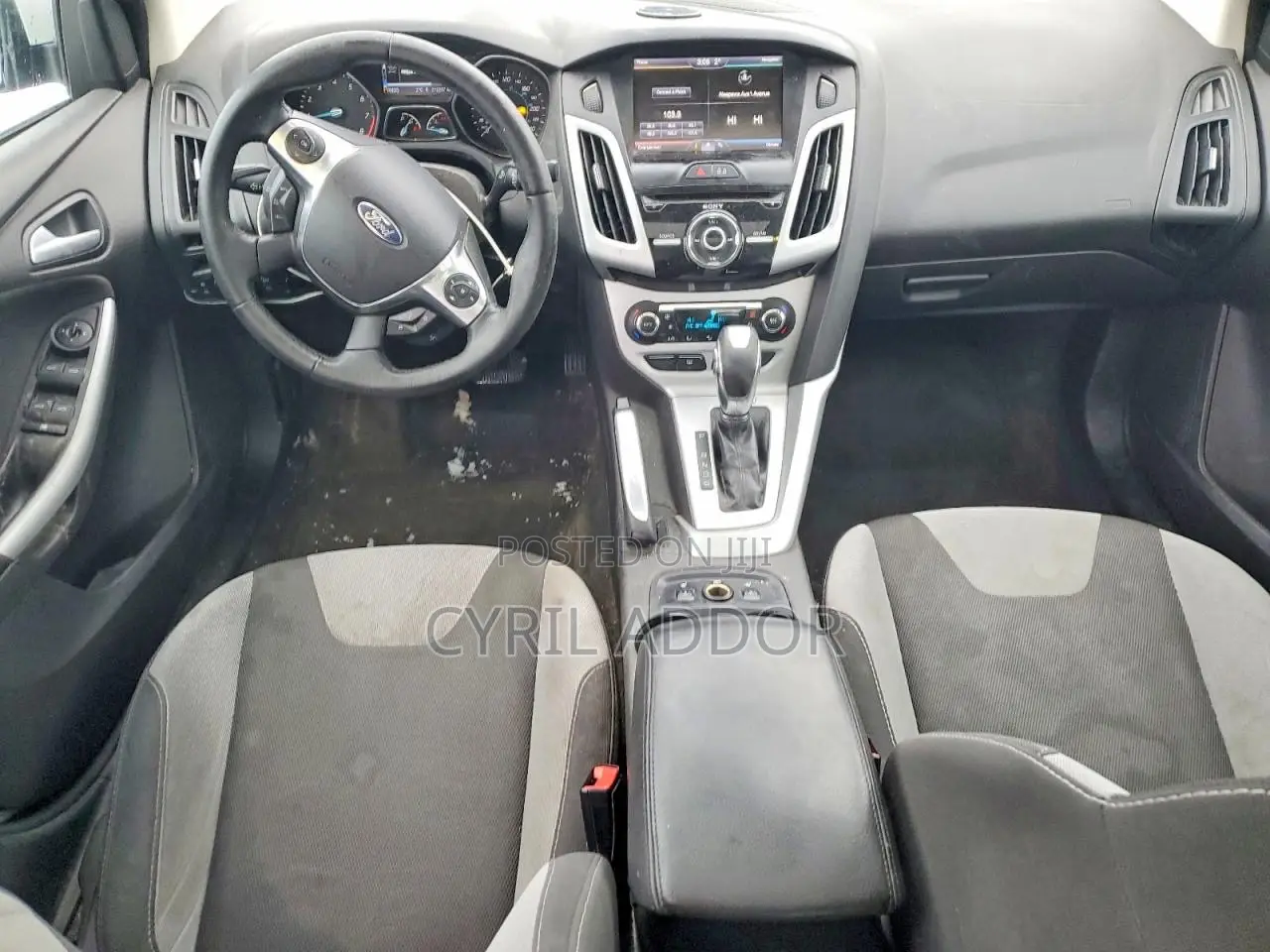 Ford Focus SE Sedan FWD (2.0L 4cyl 5M) 2013 White