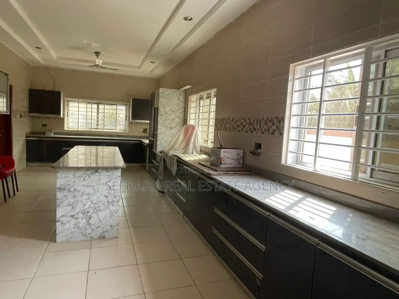 5bdrm Duplex in Oyarifa for rent