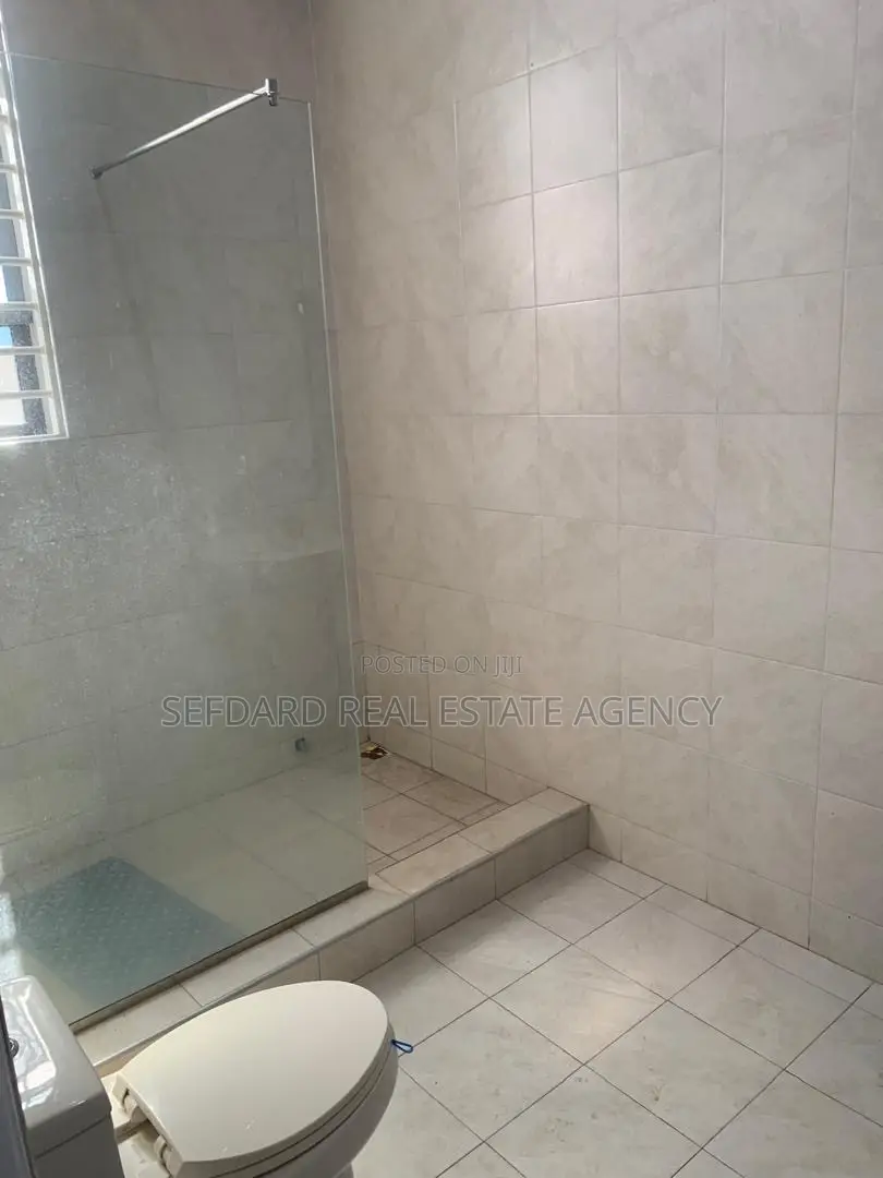 2bdrm Apartment in Ashaley Botwe for rent