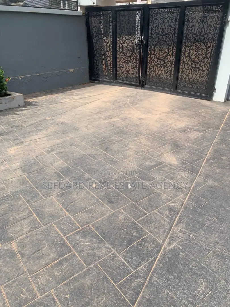 2bdrm Apartment in Ashaley Botwe for rent
