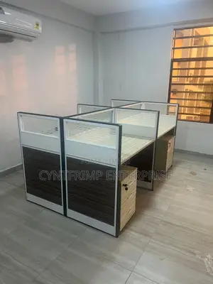 4-Seater Office Workstation