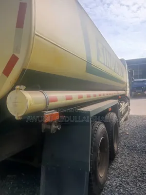 Brand New Sinotruck Howo Water Tankers For Sale.