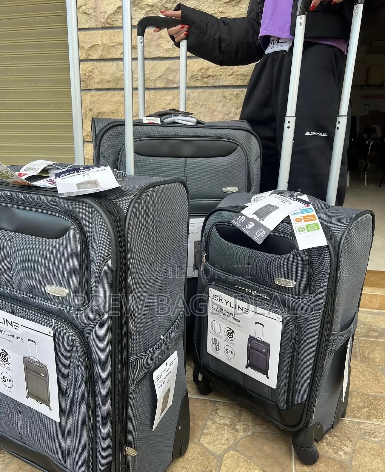 Quality Sky Line 3set Light Weight Fabric Traveling Bag.