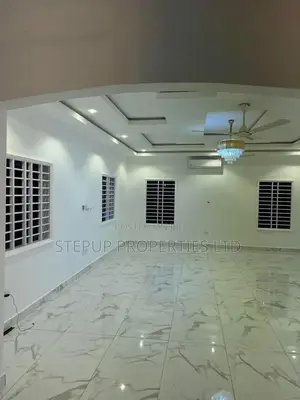 5bdrm House in Achimota for sale