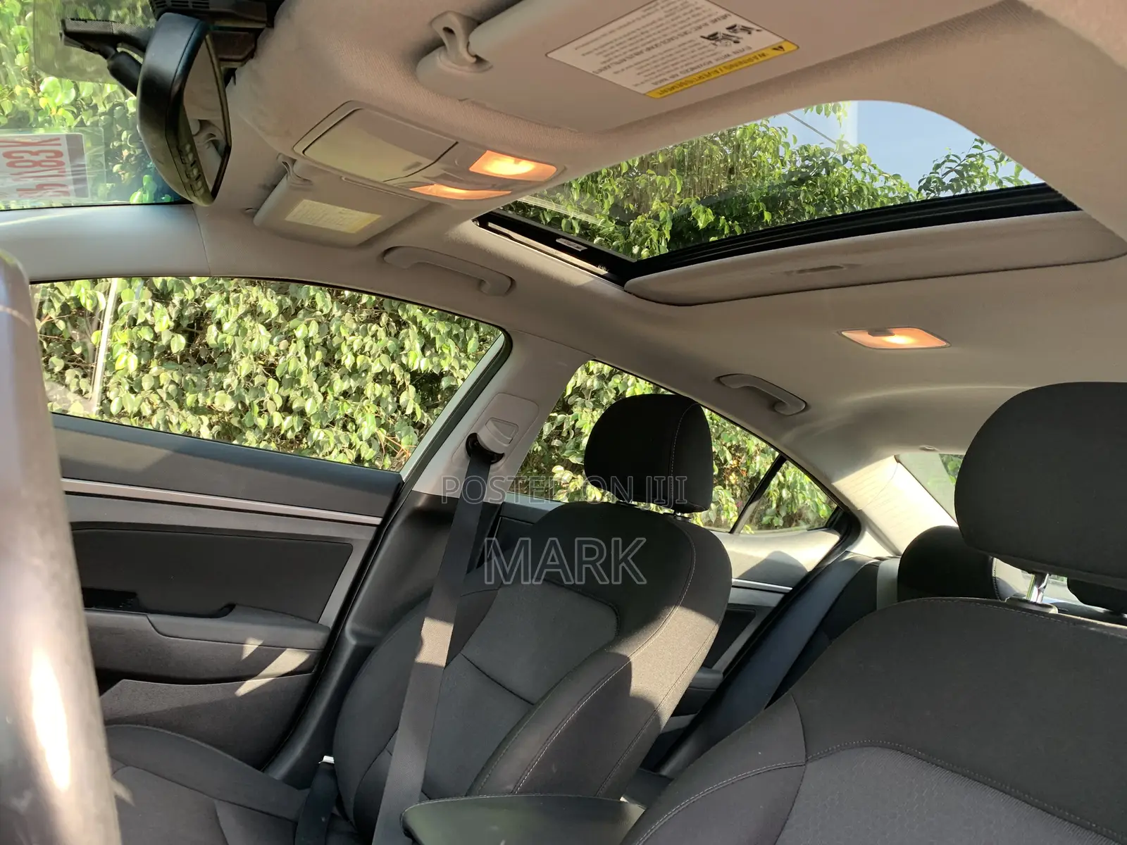 Hyundai Elantra Limited Sedan FWD (2.0L 4cyl 6A) 2017 Silver