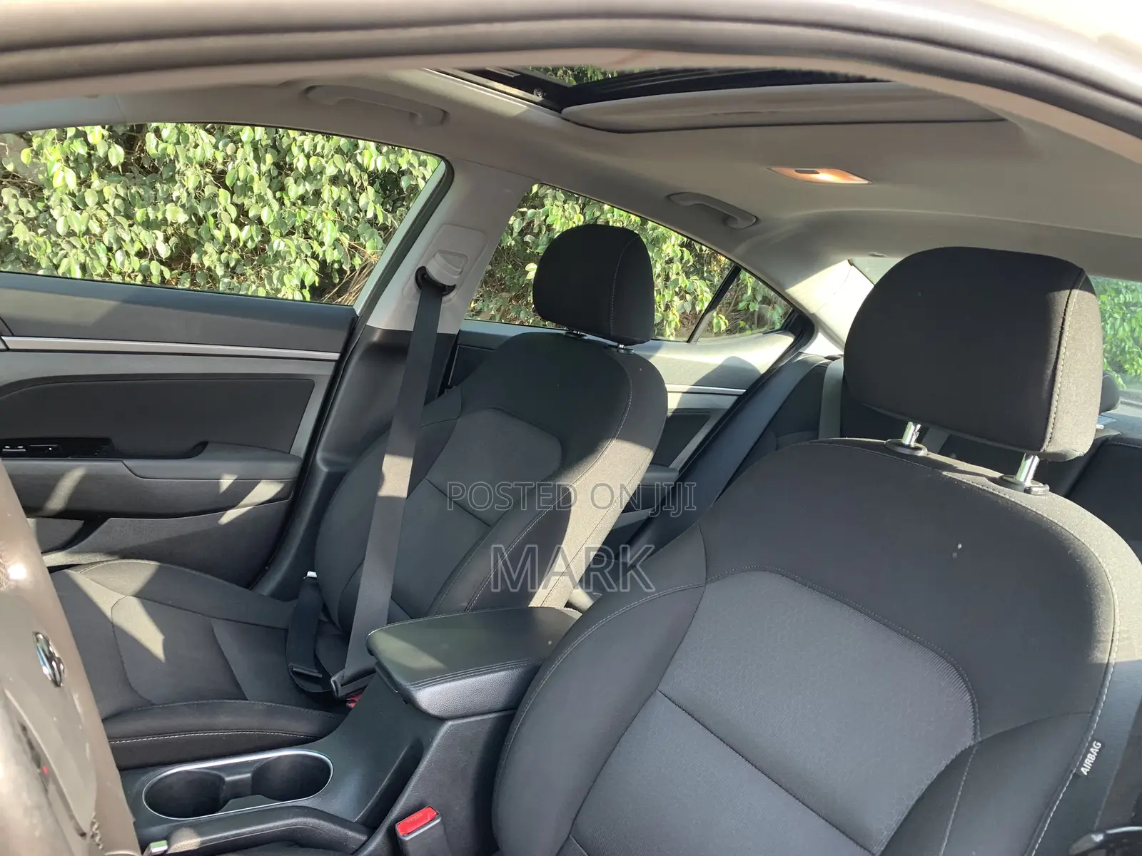 Hyundai Elantra Limited Sedan FWD (2.0L 4cyl 6A) 2017 Silver