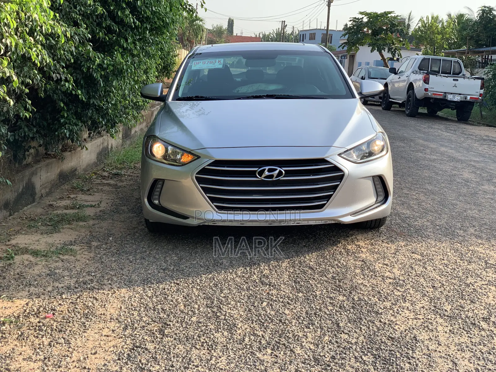 Hyundai Elantra Limited Sedan FWD (2.0L 4cyl 6A) 2017 Silver