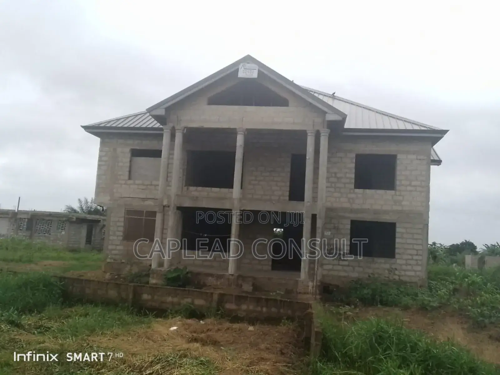 7bdrm House in Amasaman for sale
