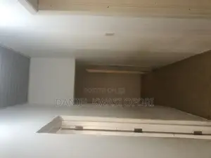 5bedrooms With 2 Entrances 4 Sale.