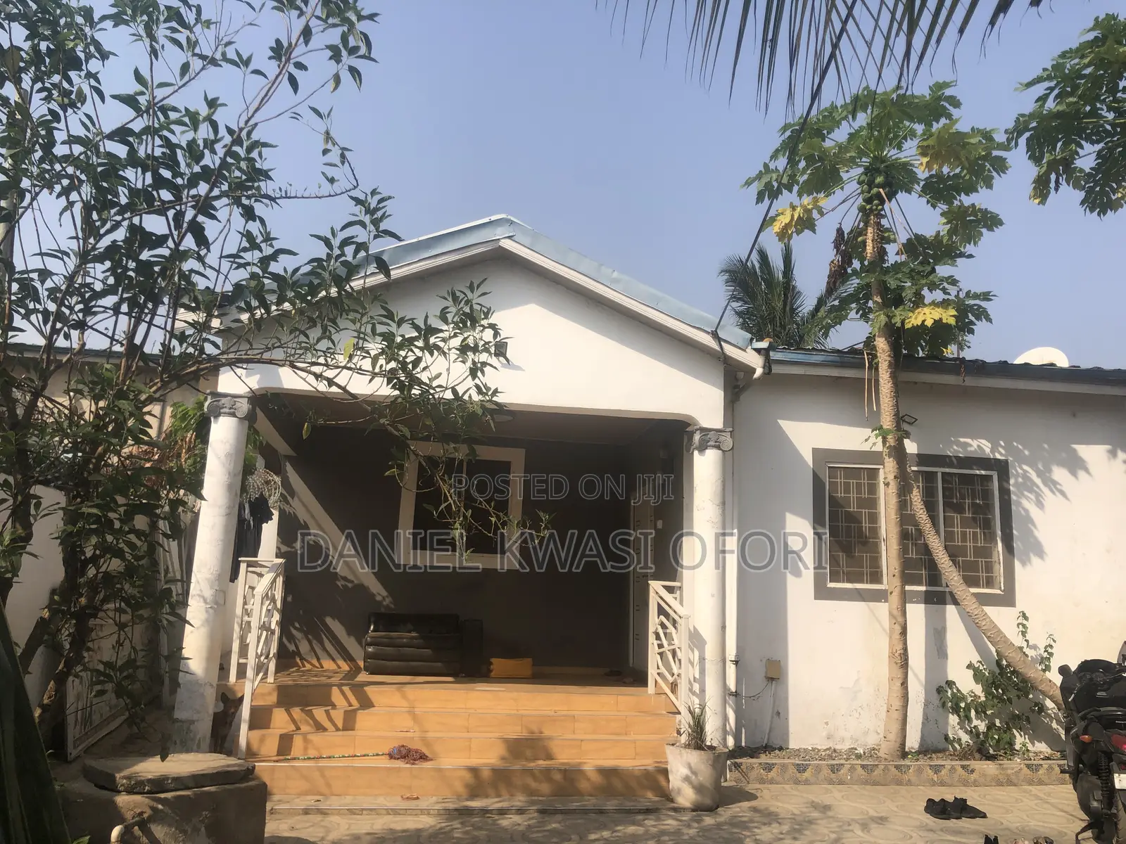 5bedrooms With 2 Entrances 4 Sale.