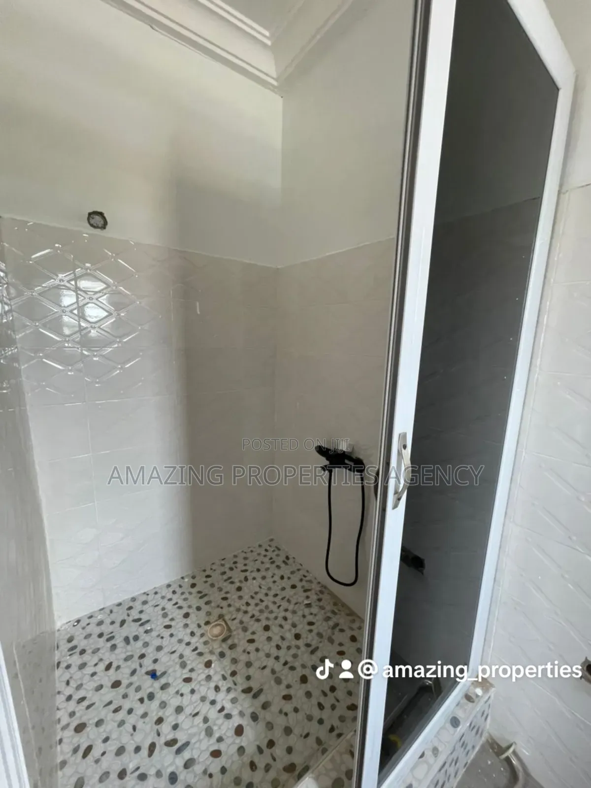 2bdrm Apartment in Adjiringanor, Ability for rent