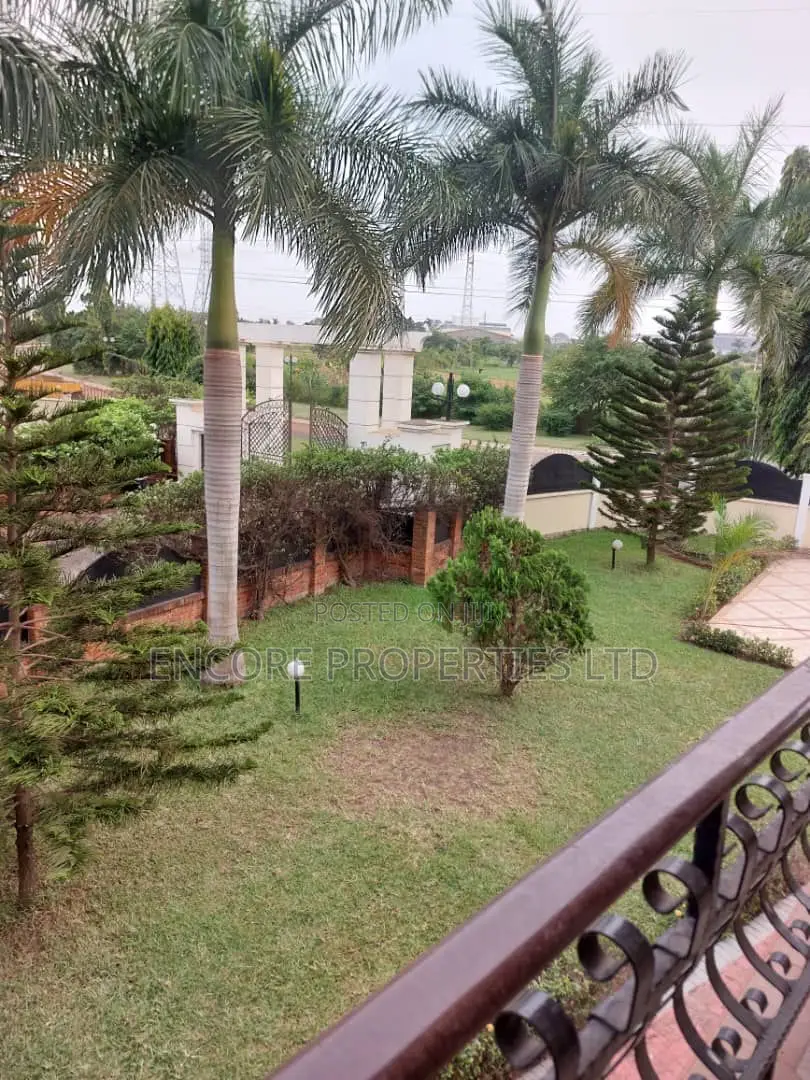 5bdrm Apartment in Trassaco Phase 1, East Legon for rent