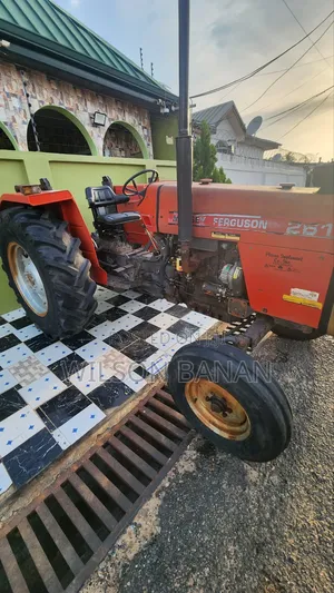 Tractor Massey Ferguson 261 1983