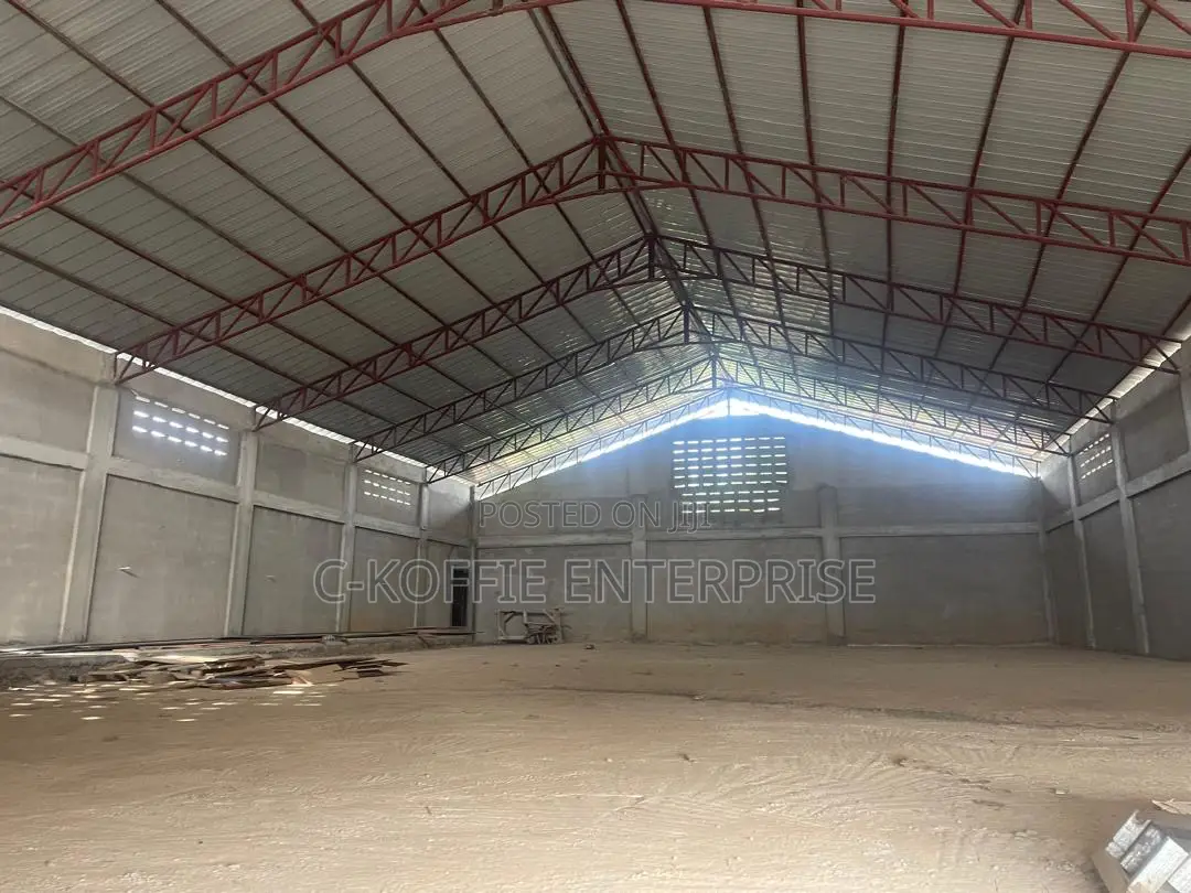 820 SQM Warehouse at Sapeiman for Rent