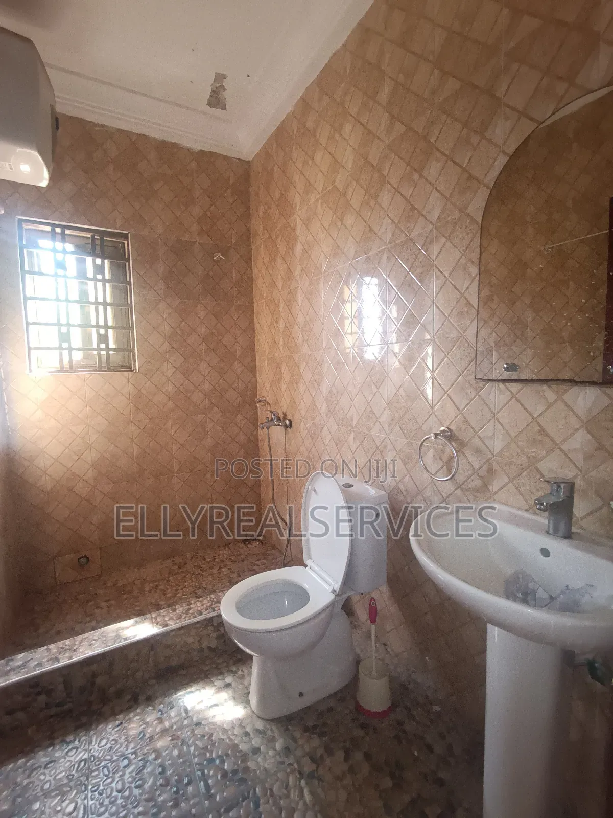 2bdrm Apartment in Ellyrealservices, Frafraha for rent