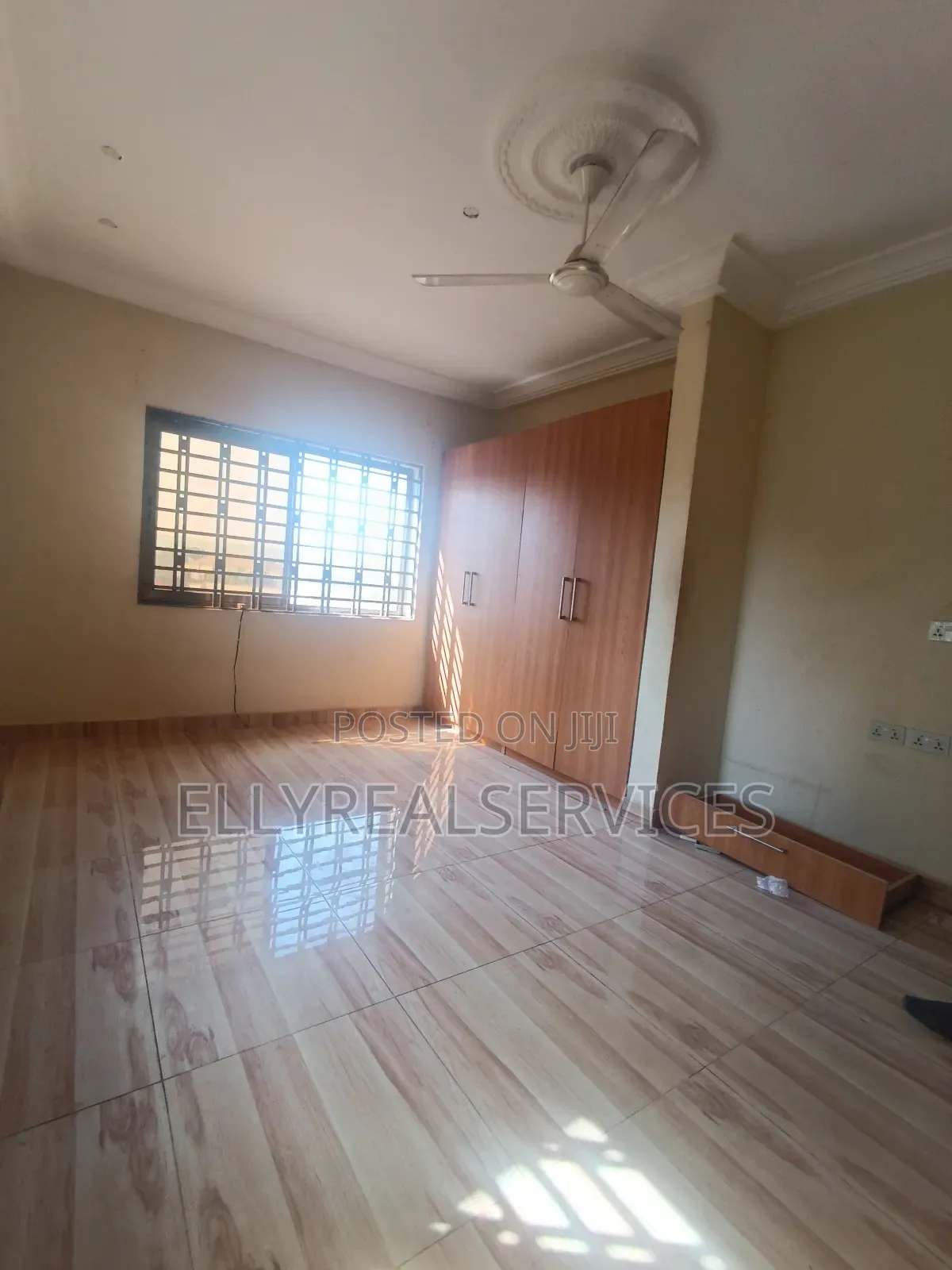 2bdrm Apartment in Ellyrealservices, Frafraha for rent