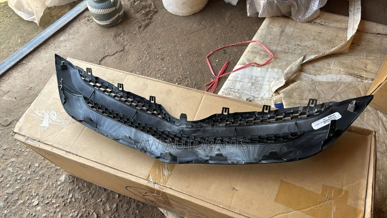Toyota Yaris 2007-2011 Grille