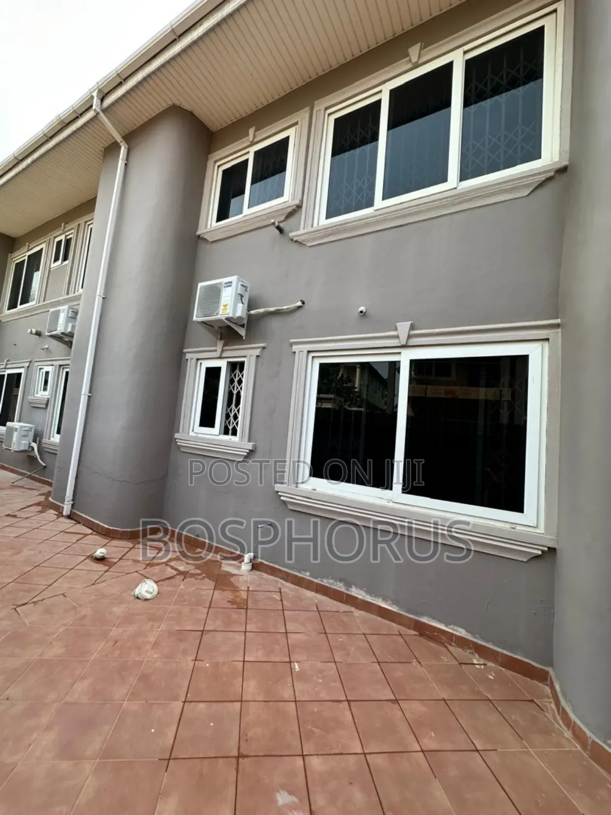 8bdrm House in Kwabenya for rent