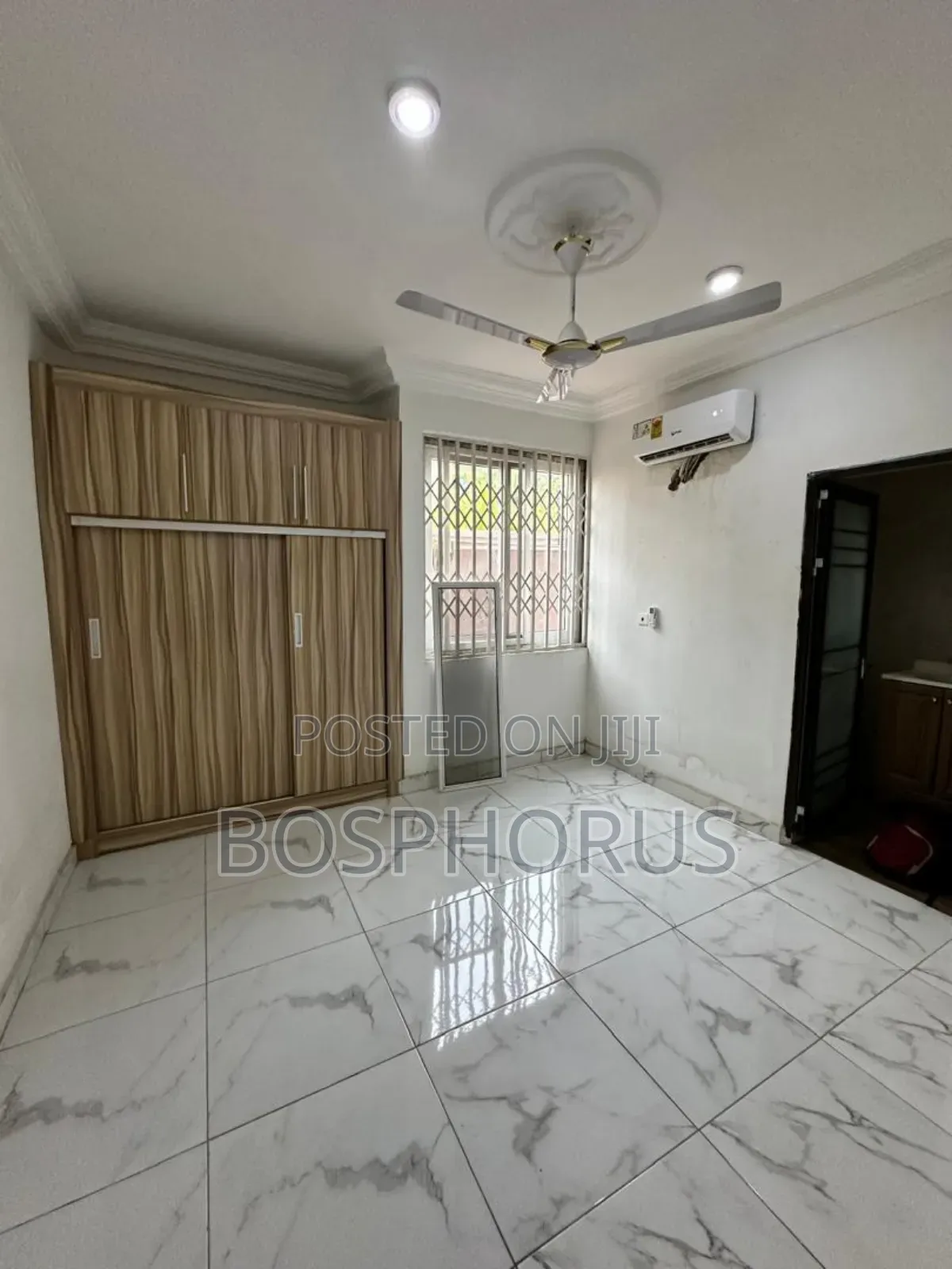 8bdrm House in Kwabenya for rent